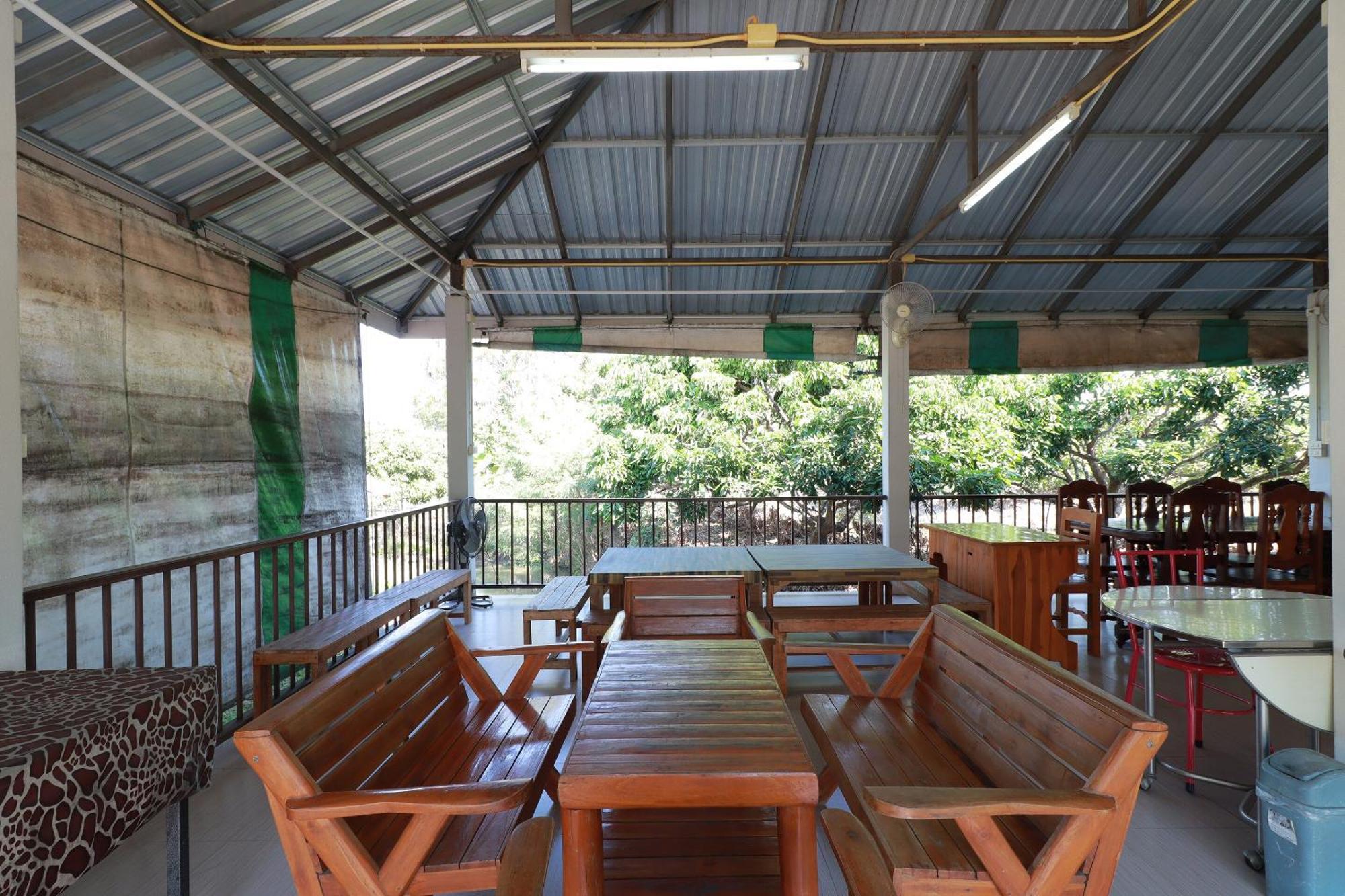 Oyo 553 Kongsup Resort Lamphun Exterior photo