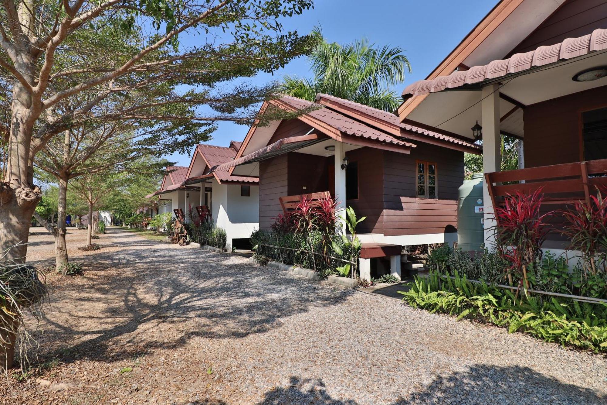 Oyo 553 Kongsup Resort Lamphun Exterior photo